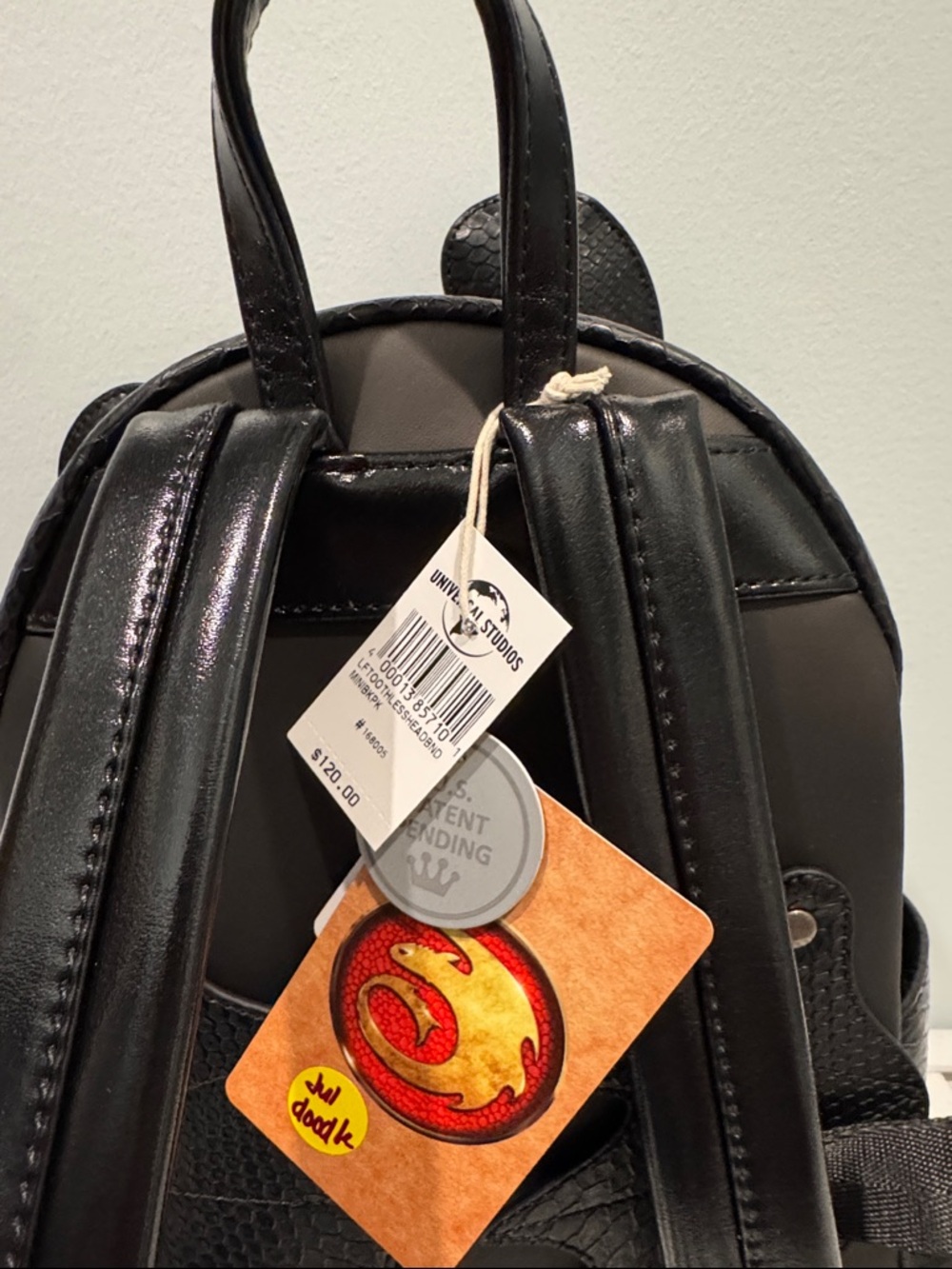 Loungefly Universal Studios Black Toothless Backpack with Lime Eyes - Picture 4 of 5